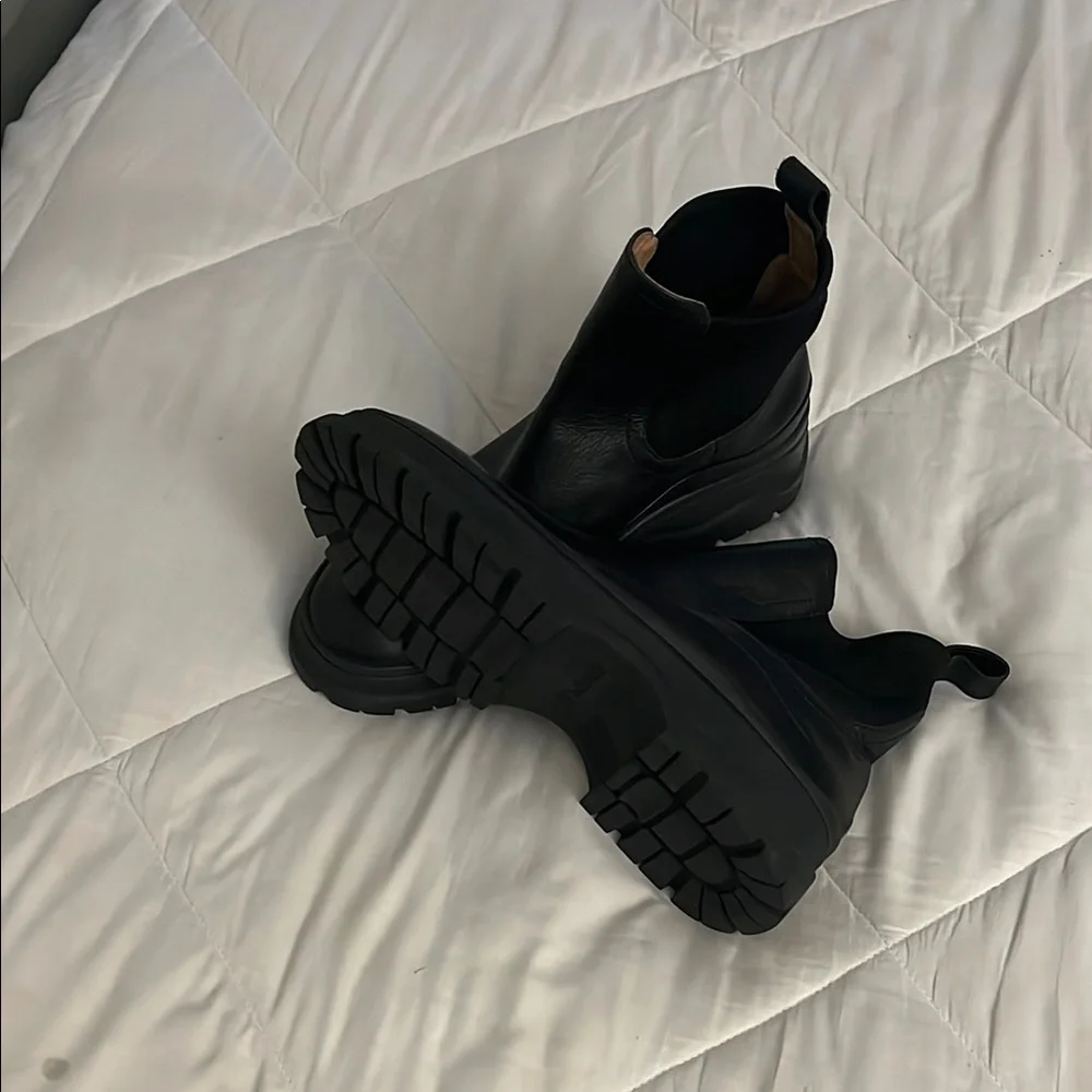 Madewell Black Ankle Boots - Picture 3 of 5